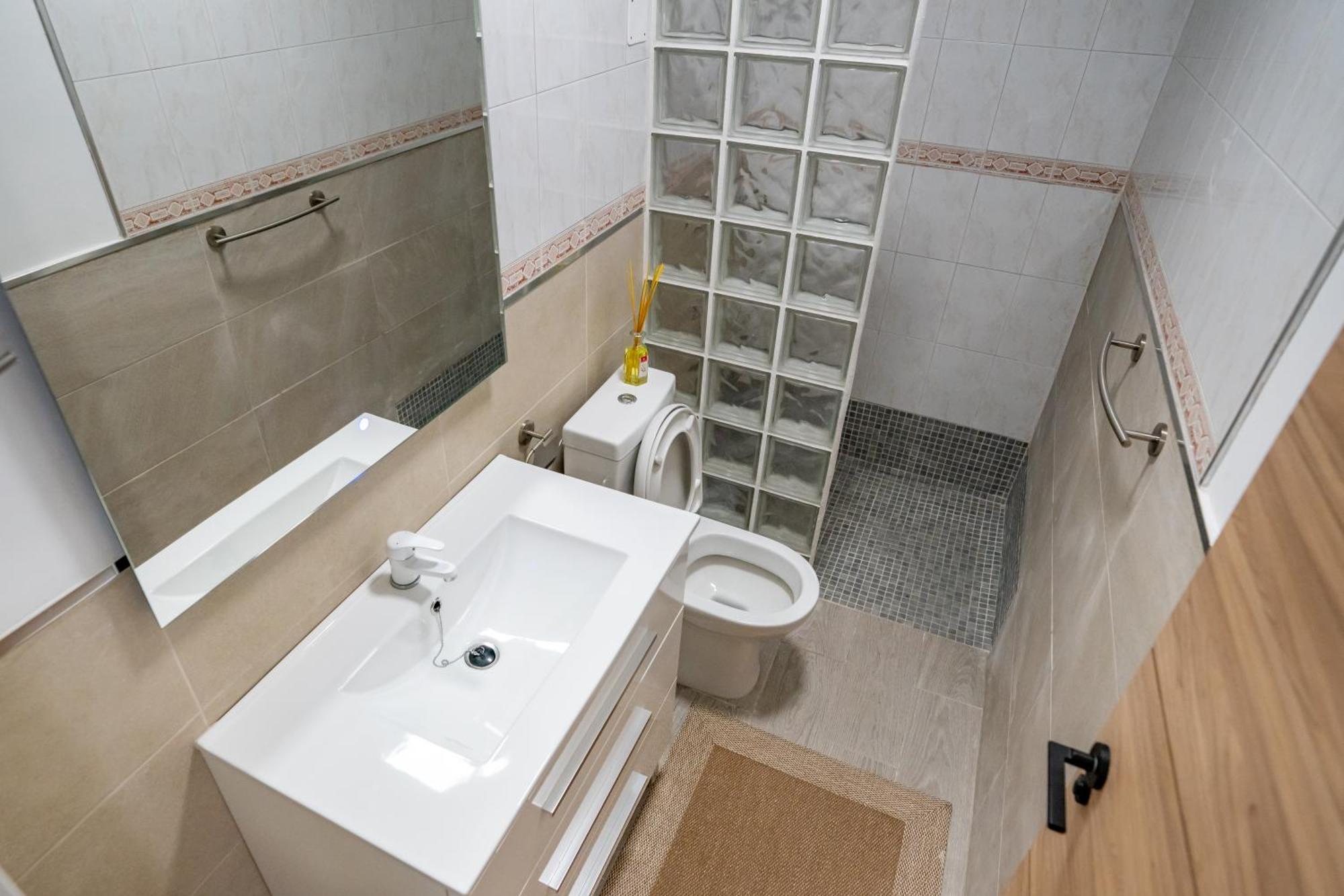 Casa Julio - Alcala Complete Coastal Retreat - Entire Apartment - 3 Min Walk From The Ocean - Shared Entrance With Host Exteriör bild