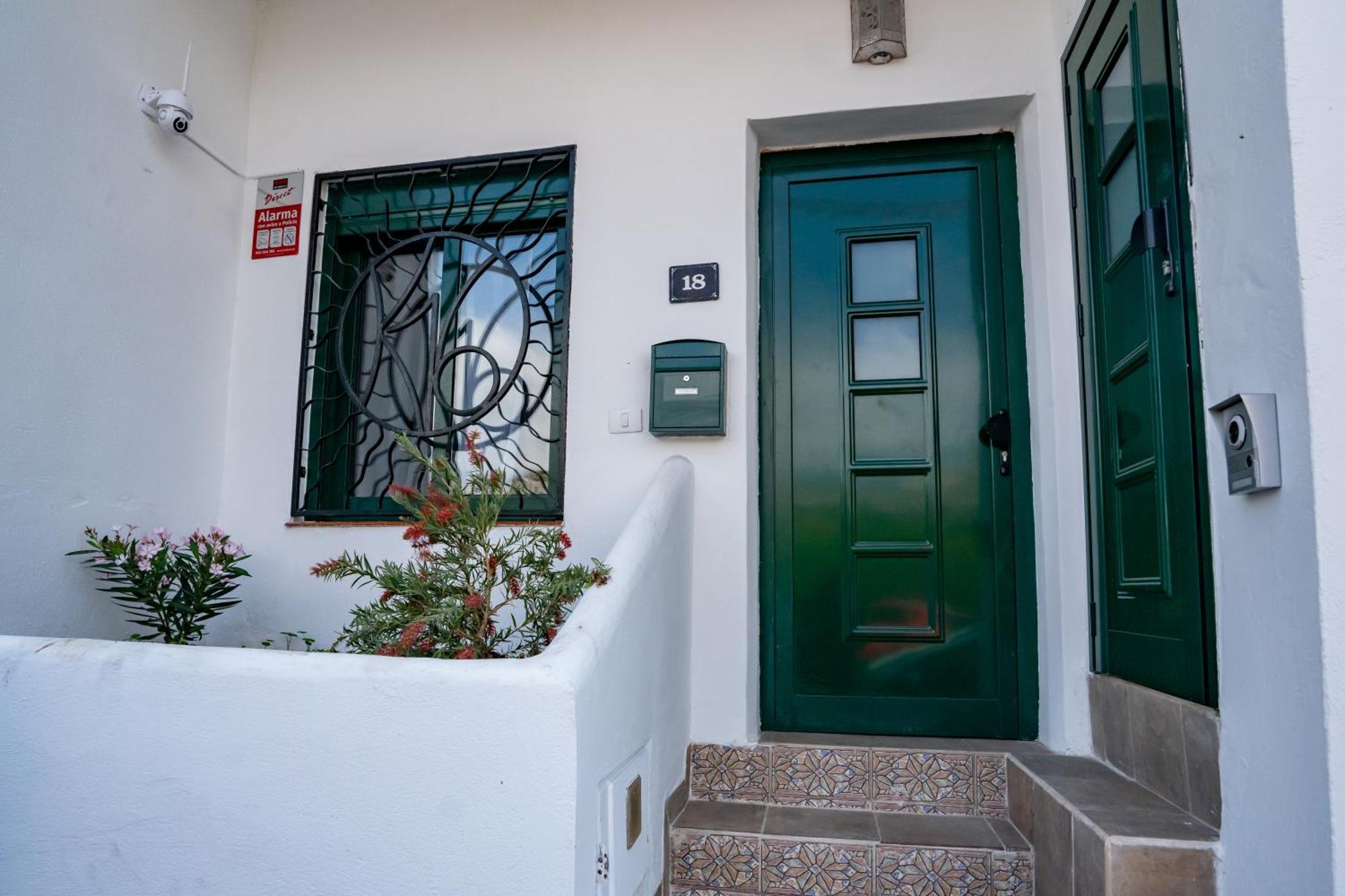 Casa Julio - Alcala Complete Coastal Retreat - Entire Apartment - 3 Min Walk From The Ocean - Shared Entrance With Host Exteriör bild