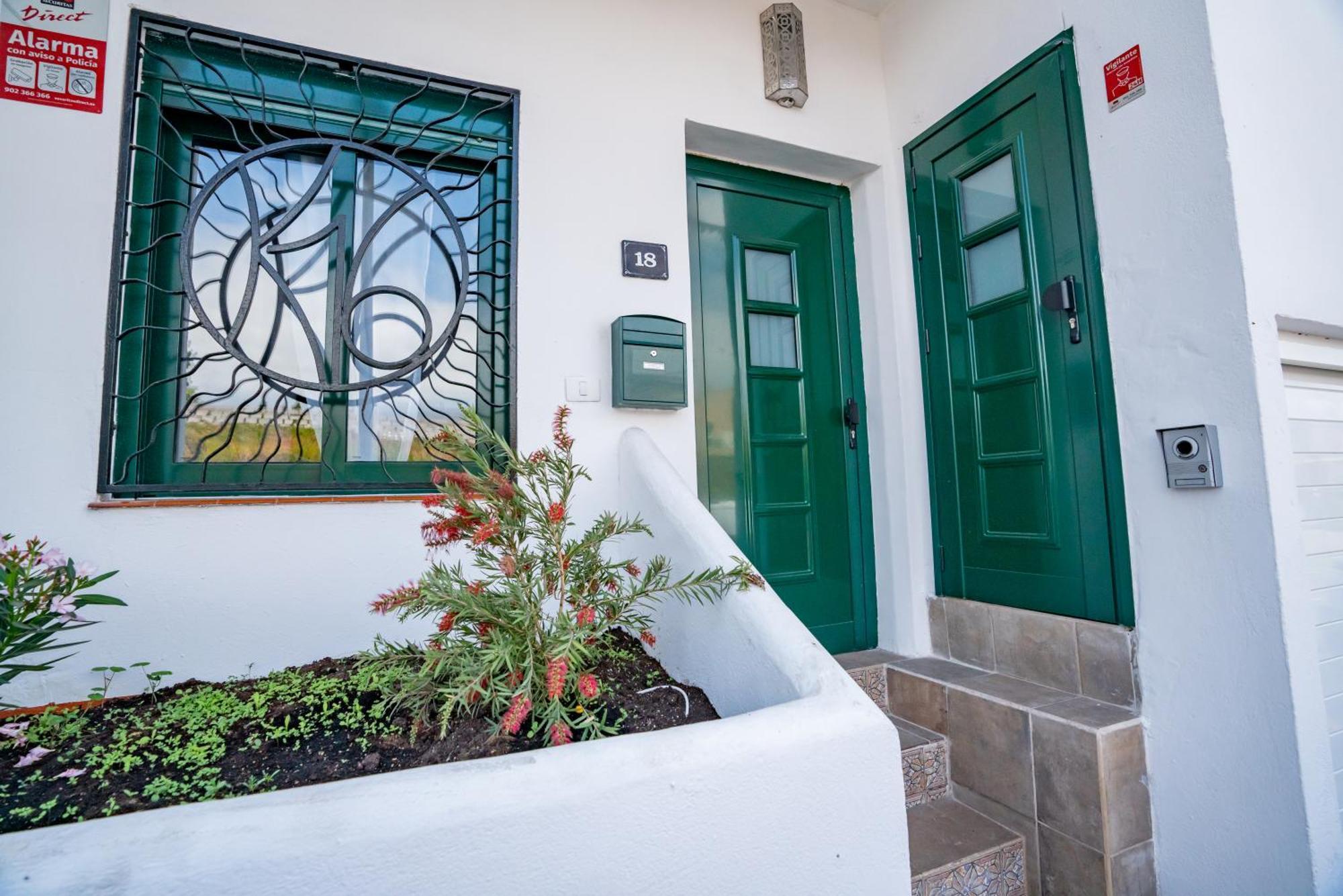 Casa Julio - Alcala Complete Coastal Retreat - Entire Apartment - 3 Min Walk From The Ocean - Shared Entrance With Host Exteriör bild